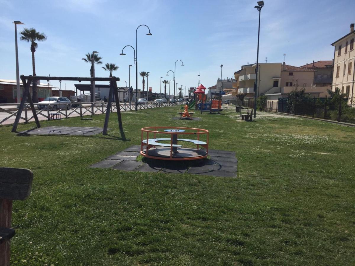 Pousada Copacabana Praia - Affittacamere - Casa Vacanza A Porto SantʼElpidio Kültér fotó